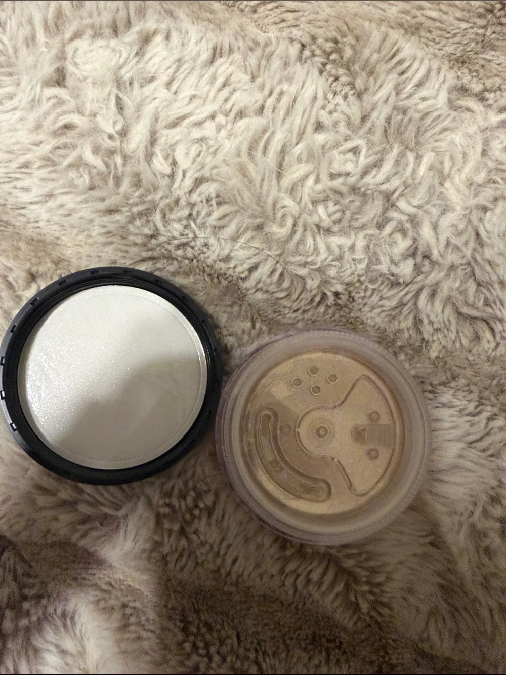 Bare minerals medium beige loose foundation